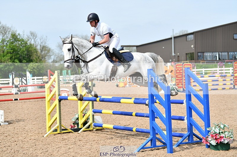240511A-153407-14157 - Cls 25 British Novice and 90cm Open