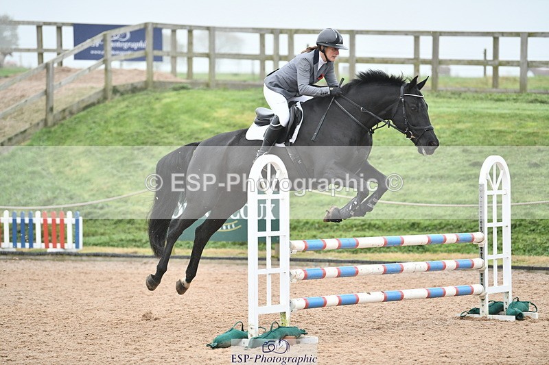 241102A-113352-04328 - SAT Cls 9 British Novice and 90cm Open