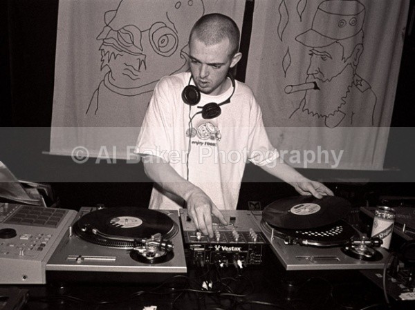 01 harry love - C'mon Feet @ night & day manchester 21.03.03