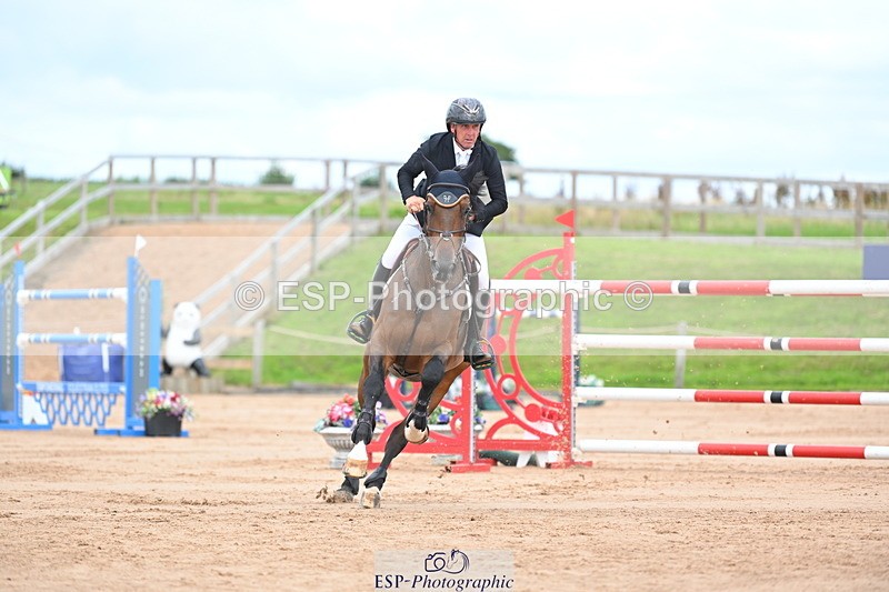 230721A-152202-07186 - Cls 10, 2 Star Big 1.45m Start to break