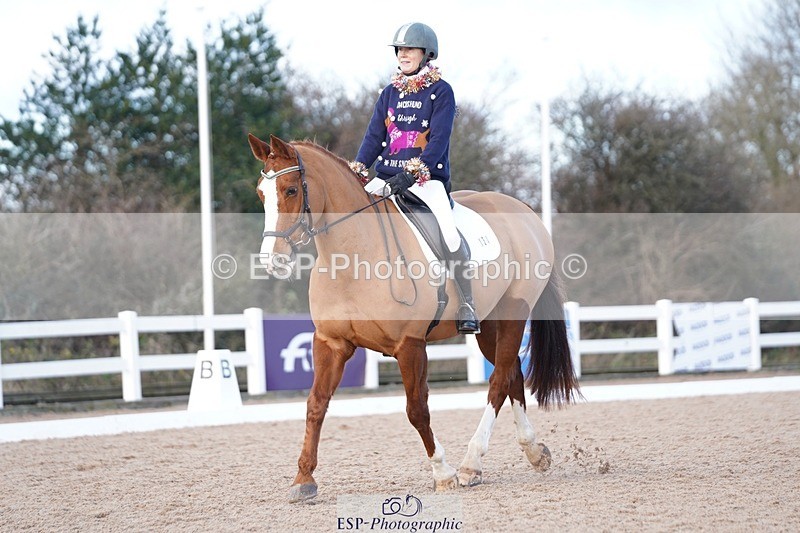 241214-132218-00604 - 134-Melanie.Haslock-Minnie.I