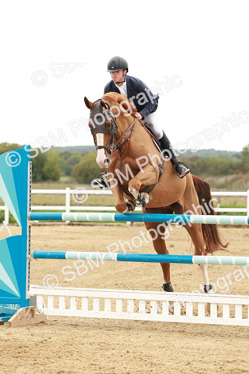 1I0A8068 - Class 5 - Senior Foxhunter 1.20m