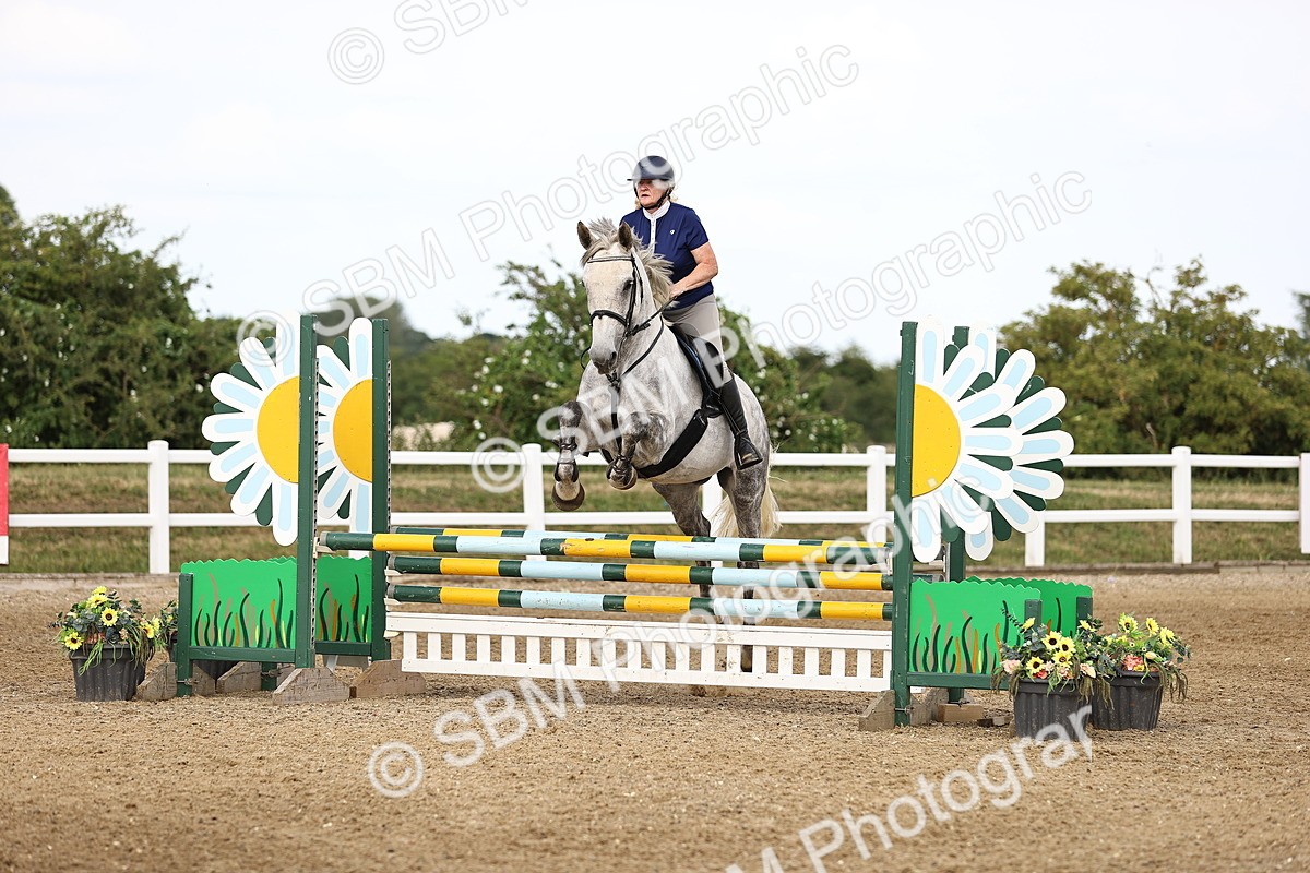 SBM_002339 - Class 18 - Ariat Senior British Novice- 90cm Open