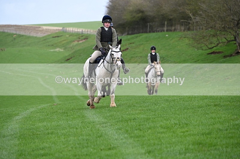 WJ6_9368 - Line Three