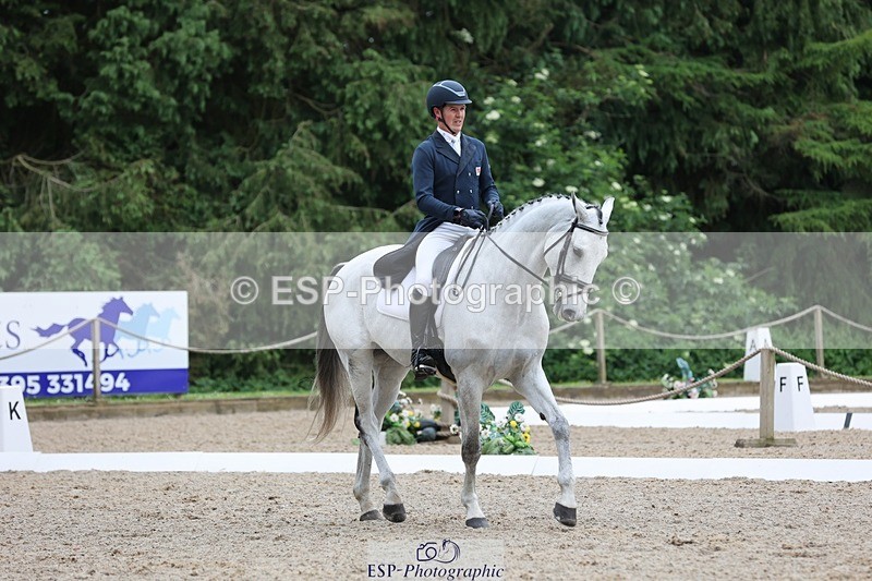 240523-093350-03158 - 207-IE_MR_MCGREGOR-Will_Furlong