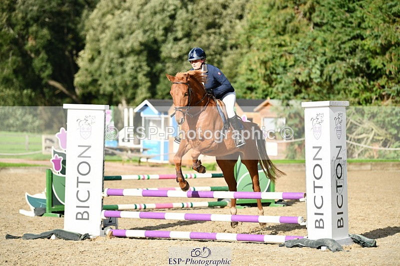 251004A-154521-01964 - Classes 8 & 9 70cm