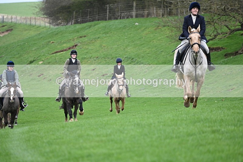 WJ6_9319 - Line Three