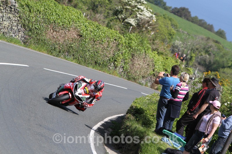 Ian Hutchinson Yamaha / Milwaukee Yamaha - Dainese Superbike Race 2014