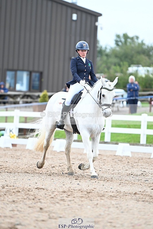 250907-124446-08426 - 067-Laura.PercyConobola.Cascade