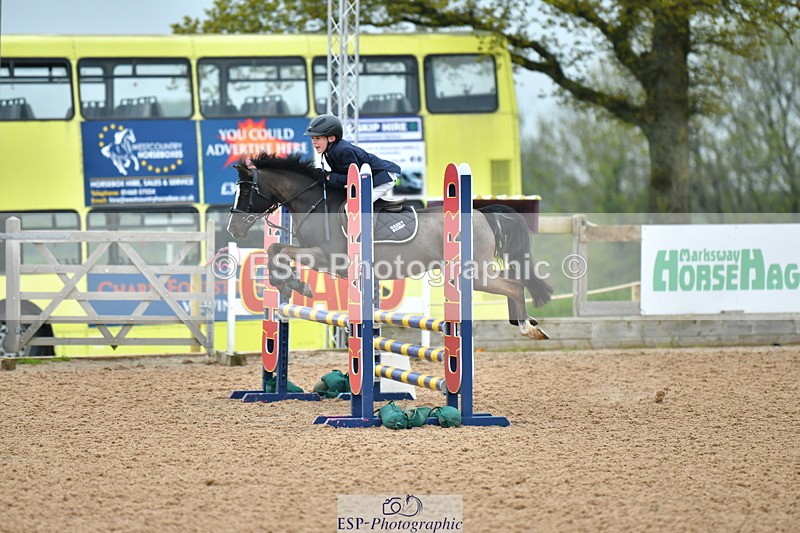 230513A-091059-00052 - Cls 11 Stepping Stones 128+138cm