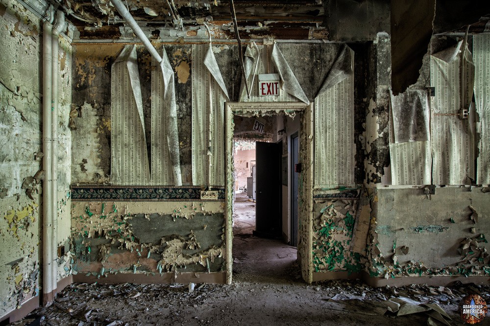 what if the medications are a lie? - Darbyville State Hospital*