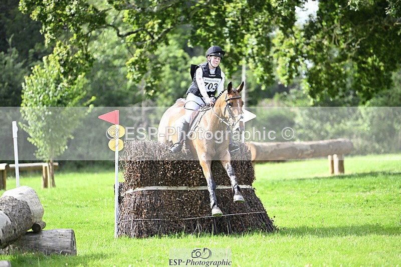 240804-171040-18853 - 703-Holly_Morris-ROYALE_LOUIS