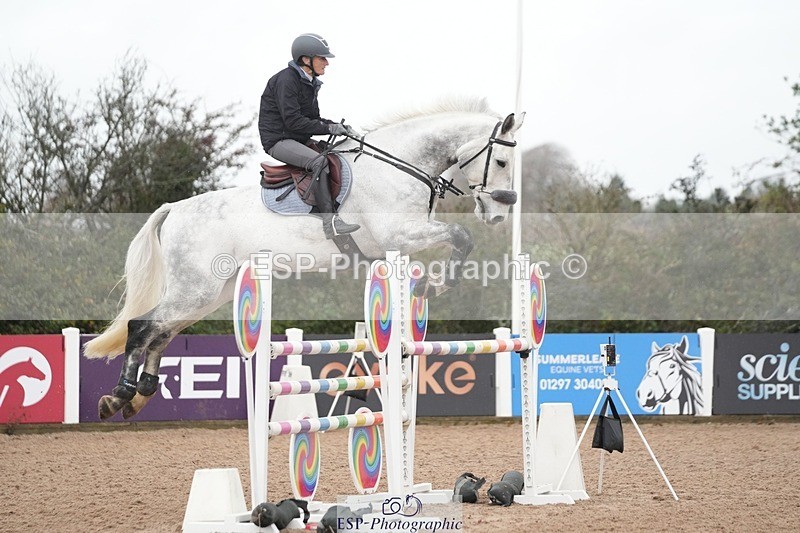 251107-131957-01126 - Cls 6 Foxhunter and 1.20m Open