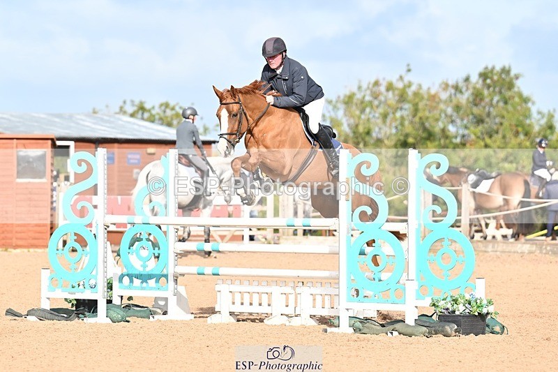 251005-101909-02726 - Cls 15 Foxhunter and 1.20m