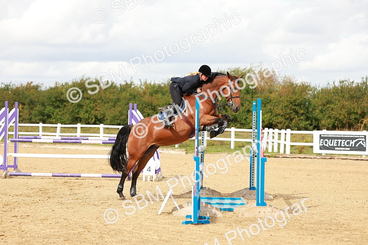 SBM_001406 - Class 4 - Senior Newcomers - 1.10m