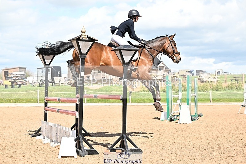 250416-132604-01062 - Cls 4 Newcomers and 1.10m