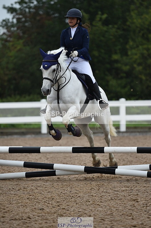 220829A-153728-00109 - Clear Round & 60cm  1a - 1b