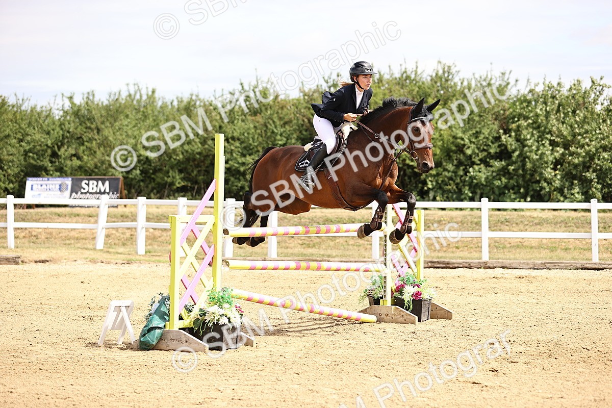 SBM_009725 - Class 8 - Senior Newcomers - 1.10  Open