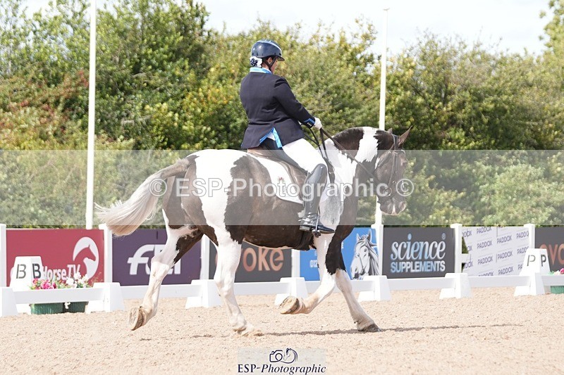 250906-135010-03409 - 106-Lucy.HamblettGalliano.Gold.Dust