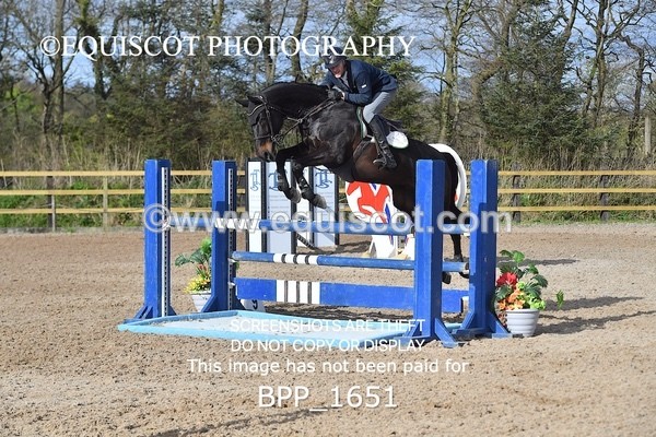 BPP_1651 - CLASS 18 SUN Senior Newcomers/ 1.10m Open