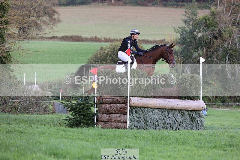 241025-122143-08031 - 127-Alexander.Bragg-STARSTRUCK.III