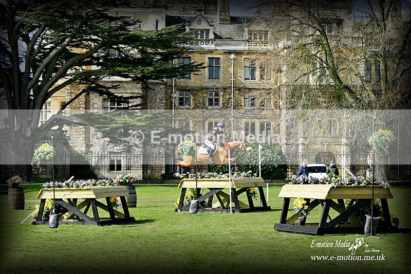 BE 030422 476ab - Equestrian