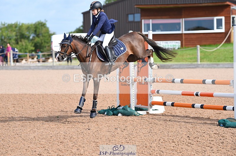 230716A-091704-01884 - Cls 32 Stepping Stones 128cm & 138cm