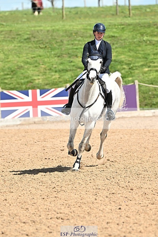 250416-133905-01178 - Cls 4 Newcomers and 1.10m