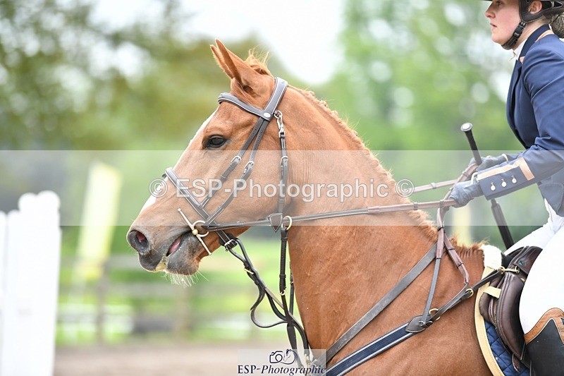 230512-094526-00384 - Cls 10 Snr 85cm Schooling