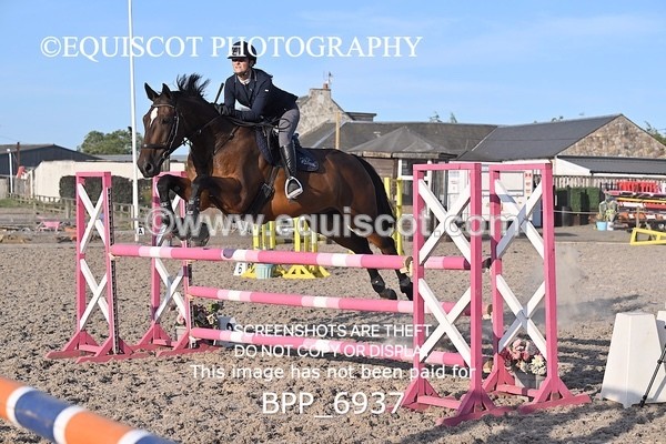 BPP_6937 - CLASS 8 Senior Newcomers/ 1.10m Open