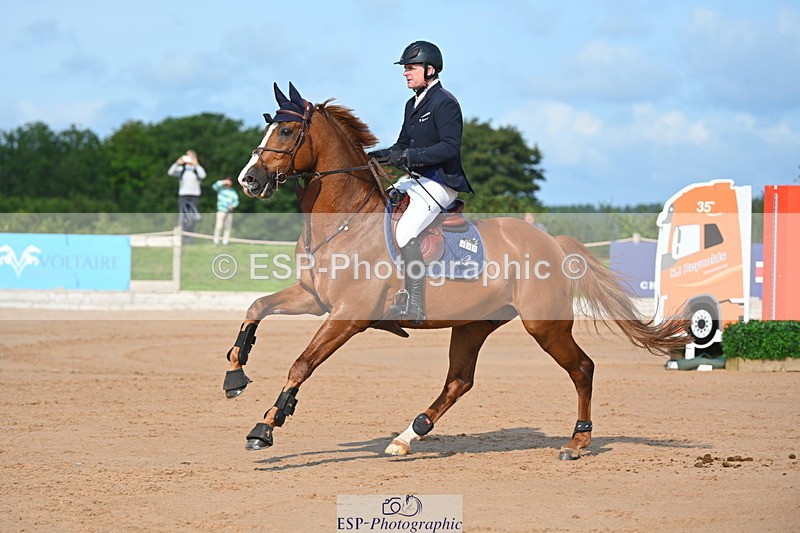 230721A-092458-04943 - Cls 2, 2 Star Small 1.30m