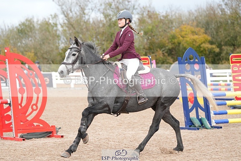 251026-120232-02303 - Cls 4 Pony Winter Novice + 80cm Open