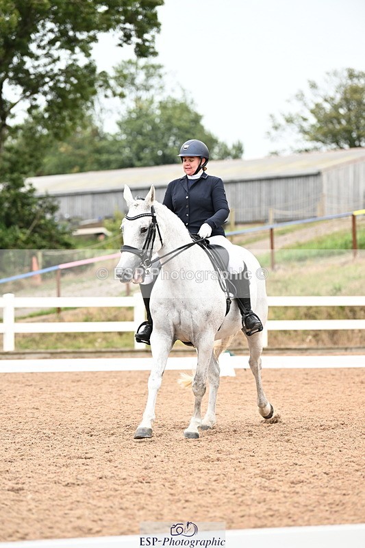 240815A-140318-01930 - 139-Chloe.Makepeace-Beechfield.Diamond