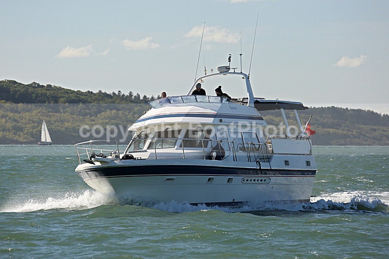 161009 KASIMA - TRADER Y92A3516 - Flybridge Cruisers