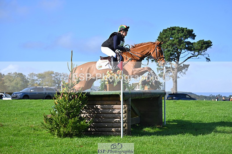 241025-110645-06660 - 010-Julia.Norman-SCOTCH.ON.THE.ROCK'Z