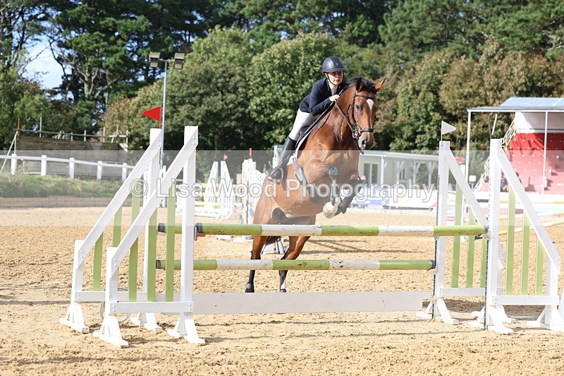 3E7A0611 - Class 13: Senior Newcomers/1.10m open