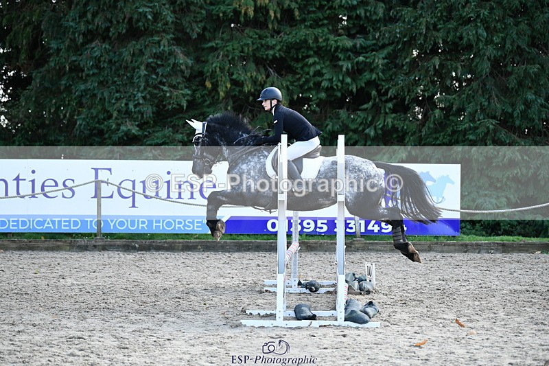 251004A-154121-01937 - Classes 8 & 9 70cm