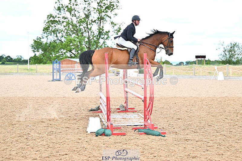 240608A-134904-02669 - Cls 4 Snr Newcomers and 1.10m Open