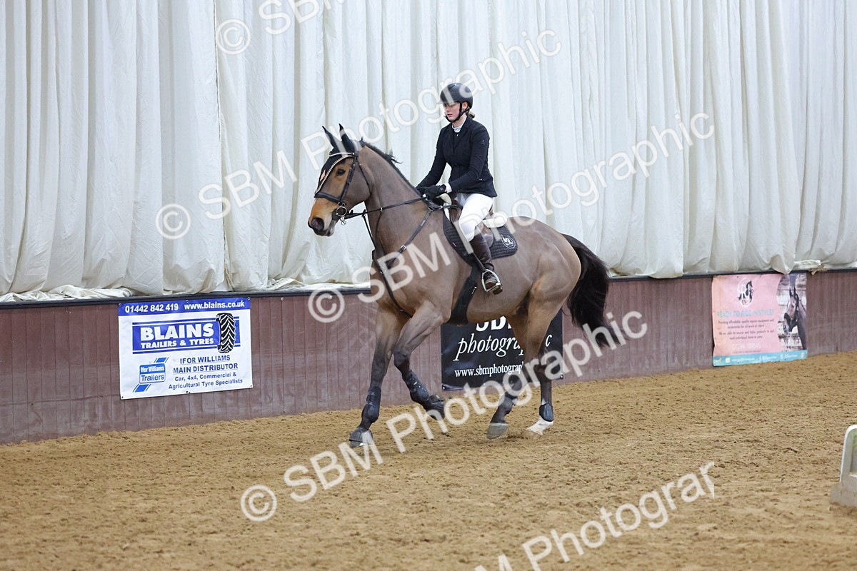 1I0A4725 - Class 9 - Senior Newcomers/ 1.10m Open