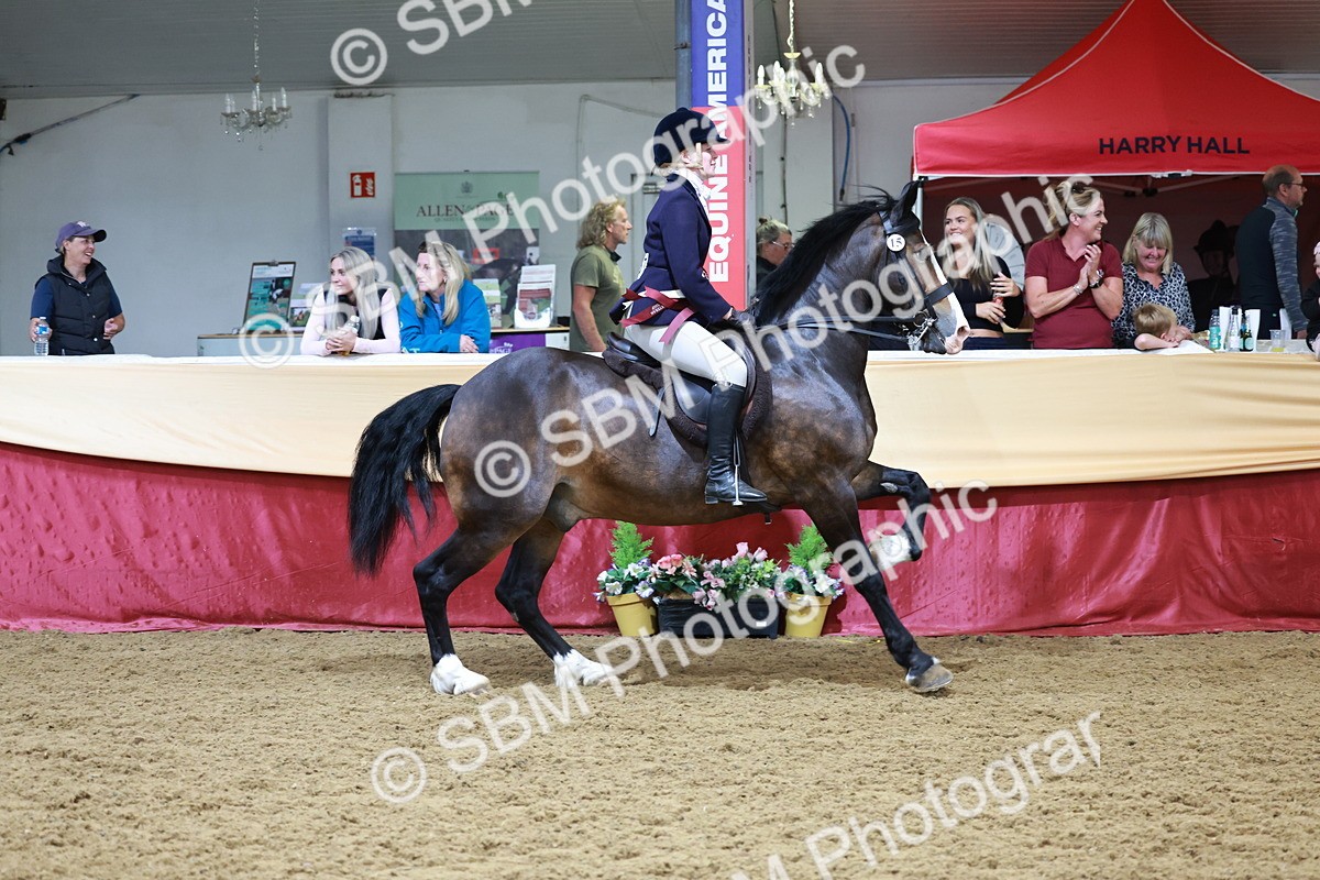 SBM_18936 - Class 952 - M&M Ridden Supreme Final