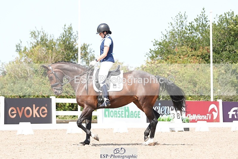 250817-125842-09530 - 052-Marcela.PomphreyLinkeltje.DE.J