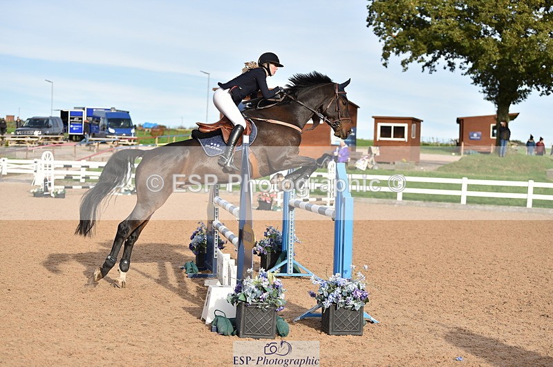 231015A-160406-09219 - Cls 27 1.10m Amateur Q 2nd R