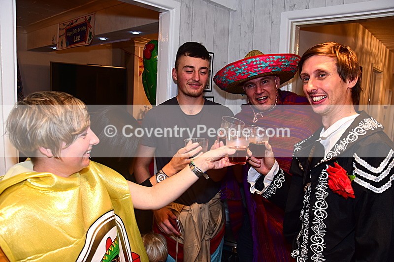 LEE-582 - Lee's 30th