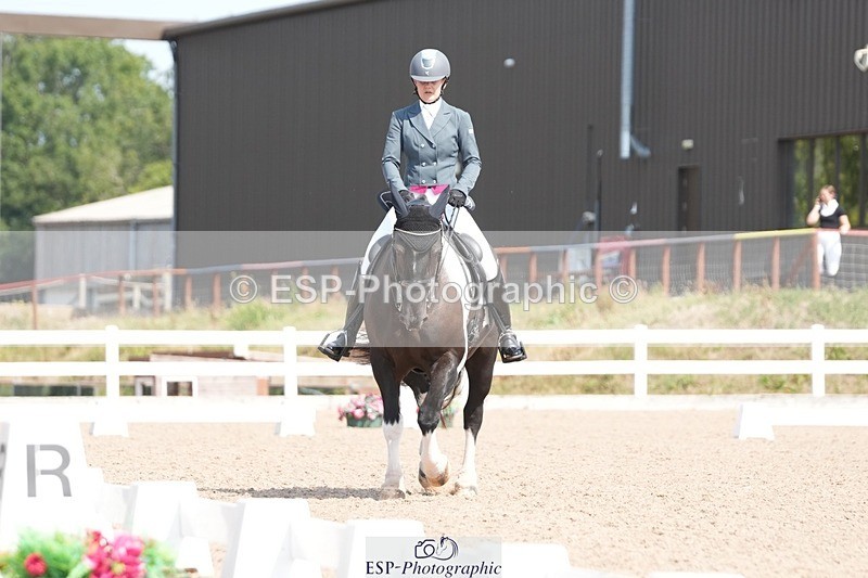 250817-122407-09037 - 163-Hannah.TownleyThe.Domino.Effect