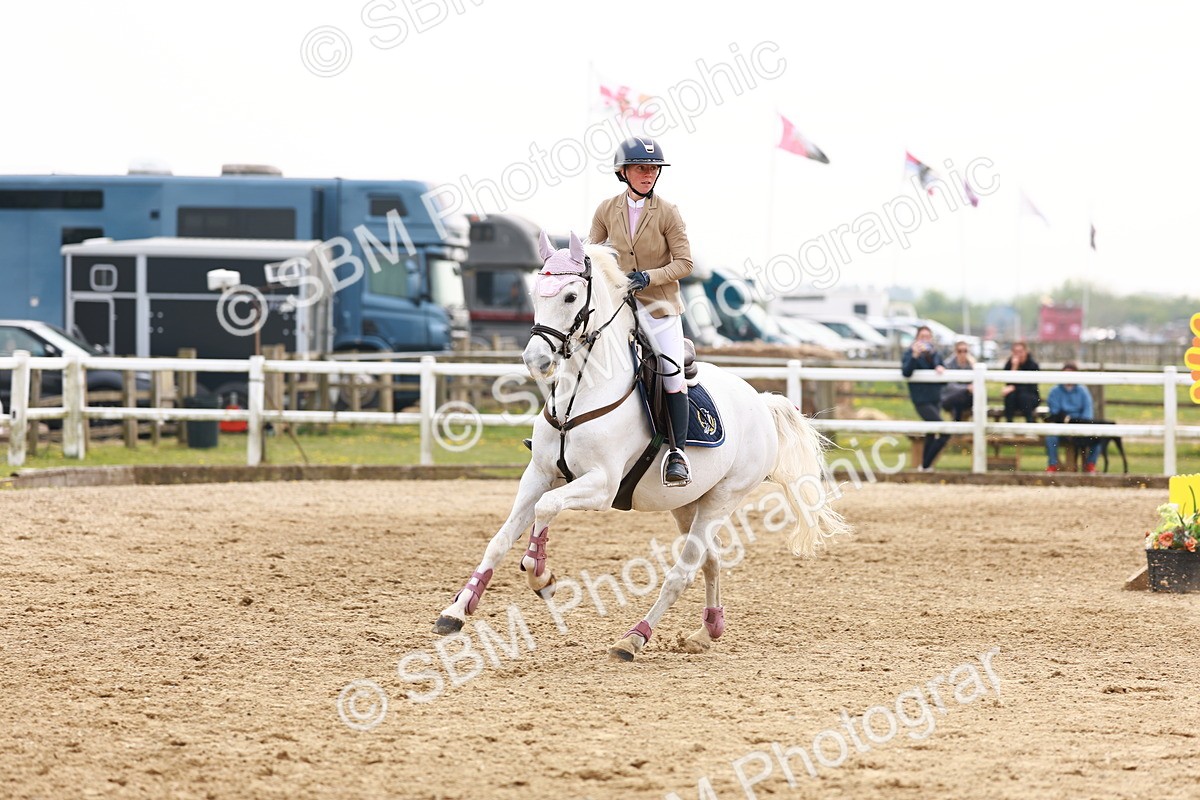  - Class 18 - Senior Newcomers - 1.10m