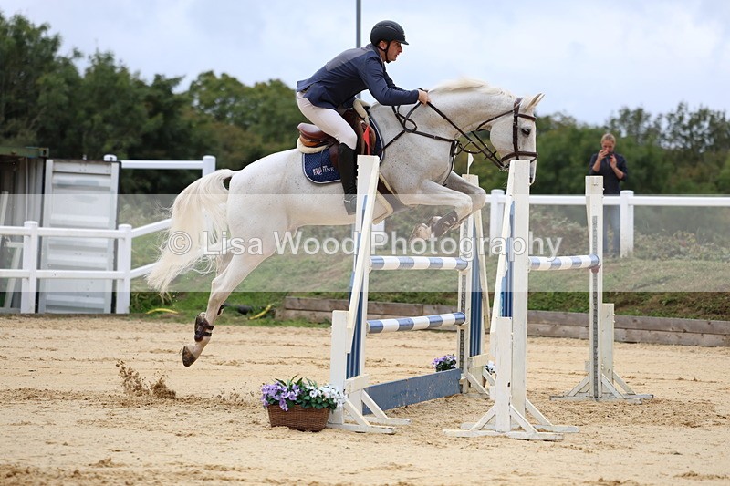 3E7A3255 - Class 9: Senior Foxhunter/1.20 open