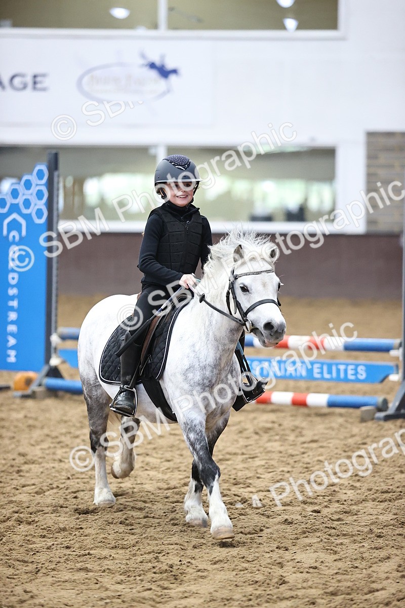 SBM_001379 - Class 3 - Horse & Hound 60cm