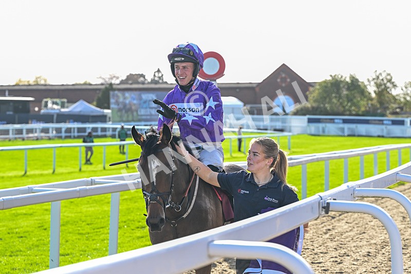241025-Race 3-Leloopa-3324 - Race 3