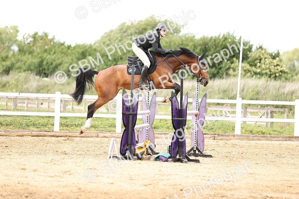 SBM_003412 - Class 11 - Senior Newcomers - 1.10m