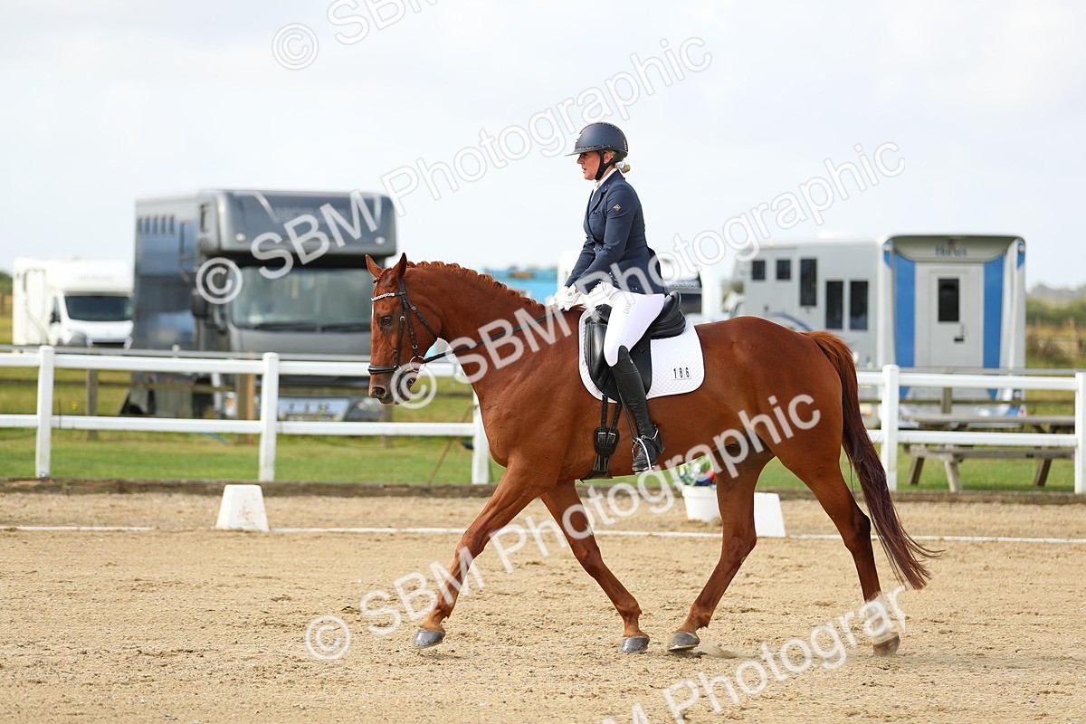 SBM_015547 - Class 13 - Novice 23 - 9.54-11.04